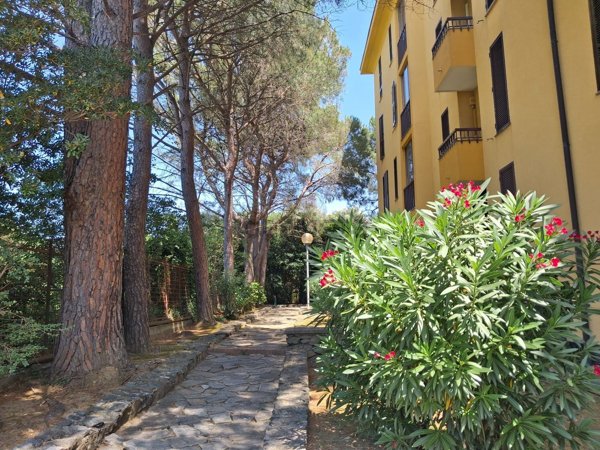 appartamento in affitto ad Arenzano in zona Terrarossa