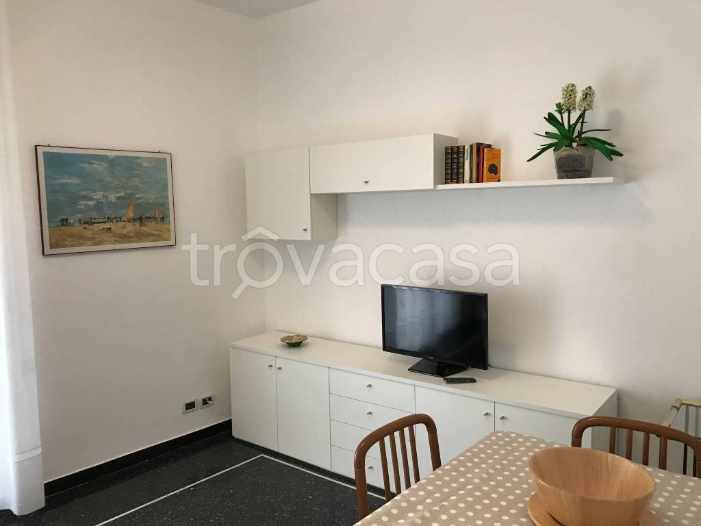 appartamento in affitto ad Arenzano in zona Terralba