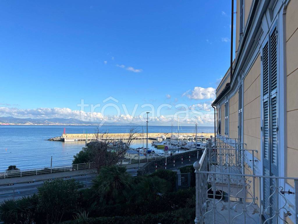 appartamento in affitto ad Arenzano in zona Terrarossa