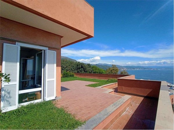 appartamento in affitto ad Arenzano in zona Terrarossa