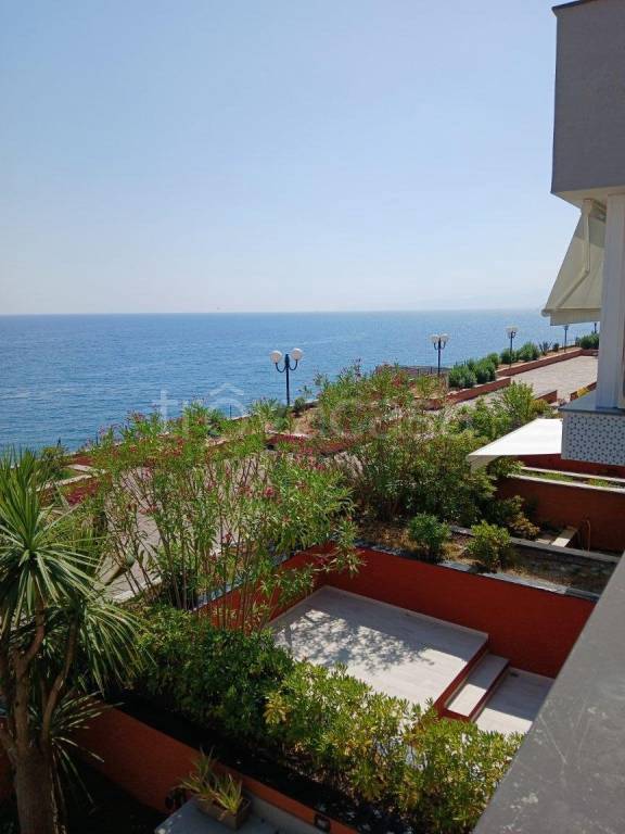 appartamento in affitto ad Arenzano in zona Terrarossa
