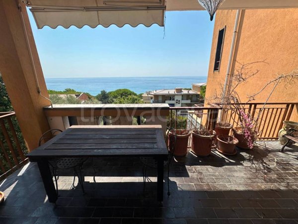 appartamento in affitto ad Arenzano in zona Terrarossa