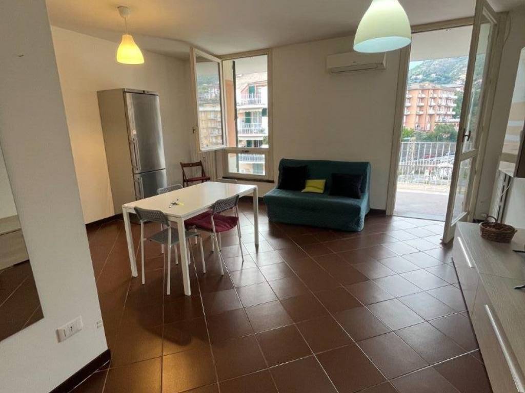 appartamento in affitto ad Arenzano in zona Terralba
