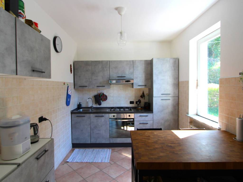 appartamento in affitto ad Avegno
