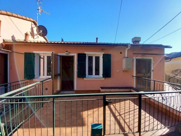 appartamento in affitto ad Avegno in zona Salto