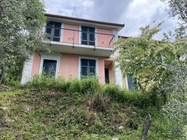appartamento in affitto ad Avegno in zona Salto