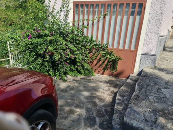 appartamento in affitto ad Avegno