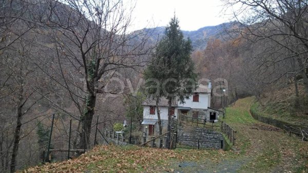 casa indipendente in affitto a Borzonasca in zona Sopralacroce