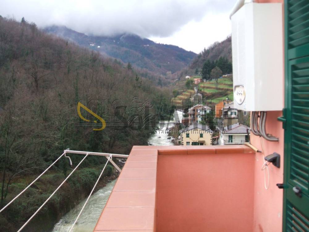 appartamento in affitto a Borzonasca