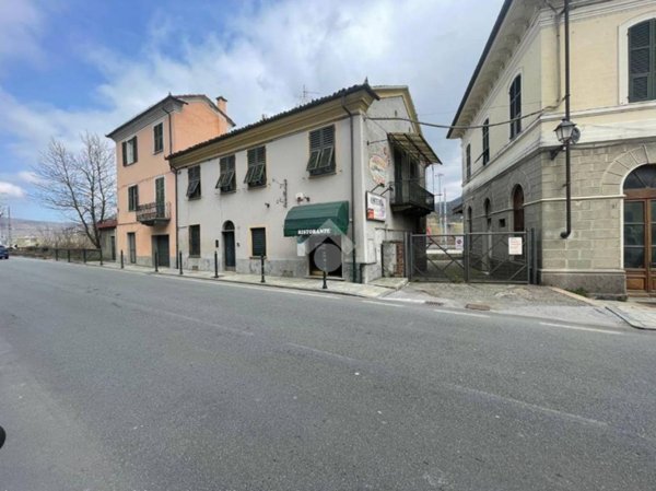 negozio in affitto a Busalla
