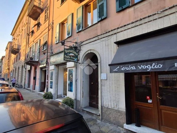 negozio in affitto a Busalla