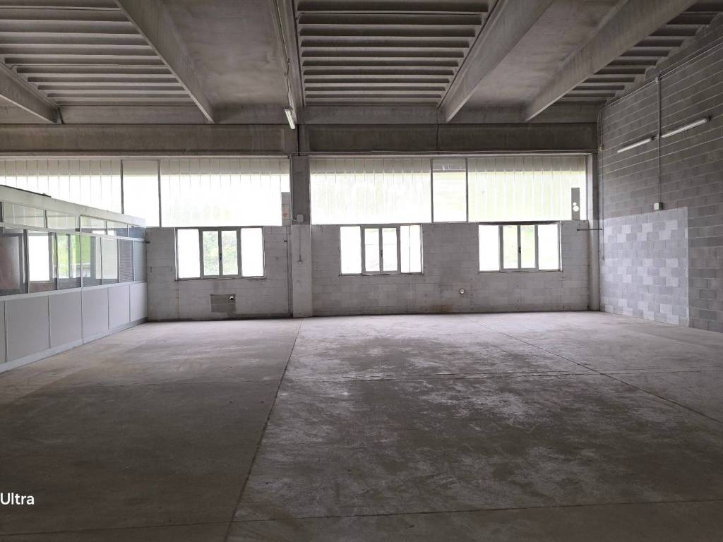 locale commerciale in affitto a Busalla in zona Sarissola