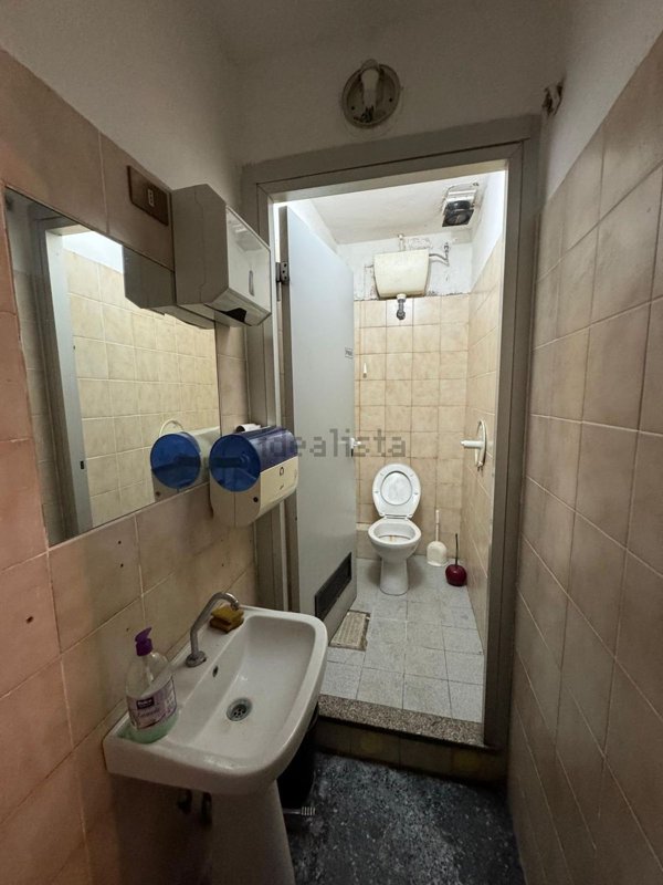 negozio in affitto a Busalla in zona Sarissola