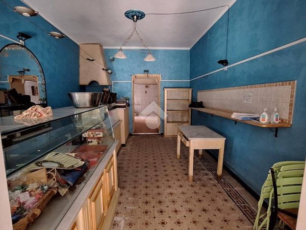 negozio in affitto a Busalla