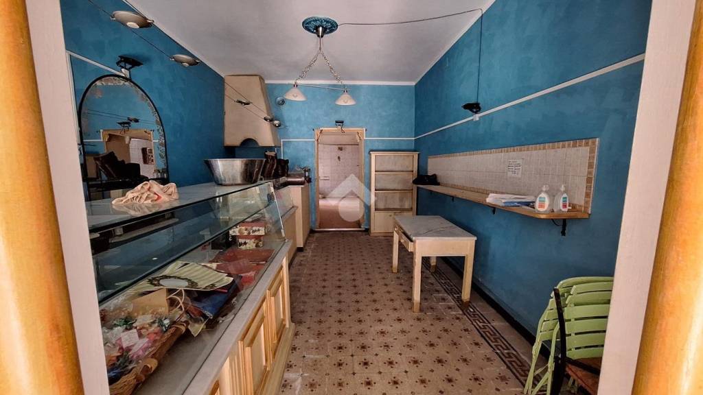 negozio in affitto a Busalla