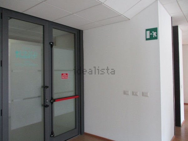 ufficio in affitto a Busalla in zona Sarissola