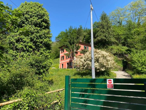 casa indipendente in affitto a Campomorone in zona Isoverde