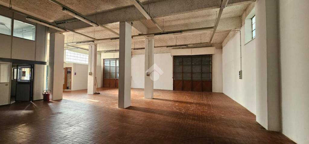 locale commerciale in affitto a Carasco