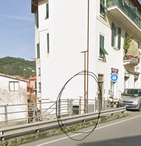 locale di sgombero in affitto a Carasco