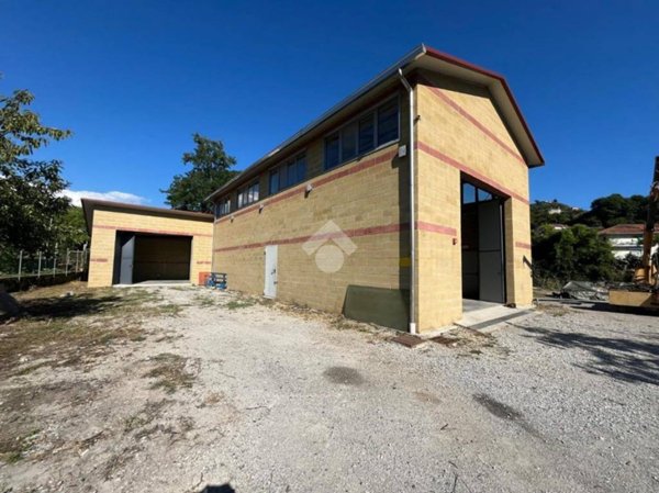 locale commerciale in affitto a Carasco in zona Rivarola