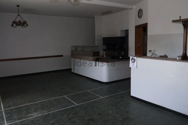 negozio in affitto a Carasco in zona Graveglia