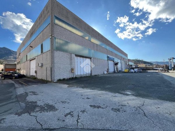 locale commerciale in affitto a Casarza Ligure