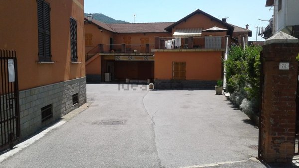 locale commerciale in affitto a Casella