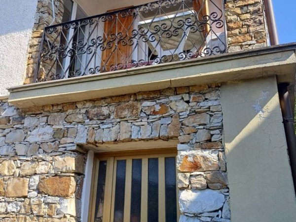 appartamento in affitto a Castiglione Chiavarese