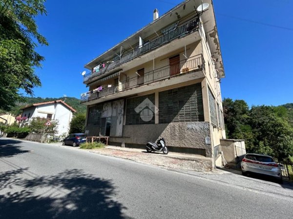 locale commerciale in affitto a Ceranesi