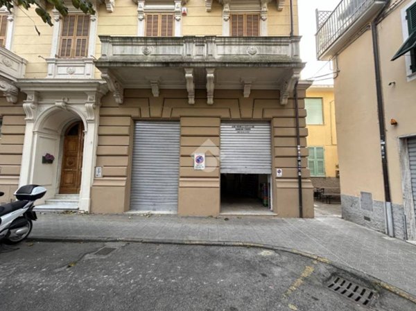 negozio in affitto a Chiavari