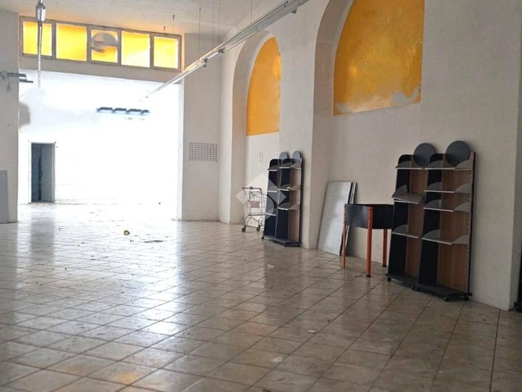 negozio in affitto a Chiavari