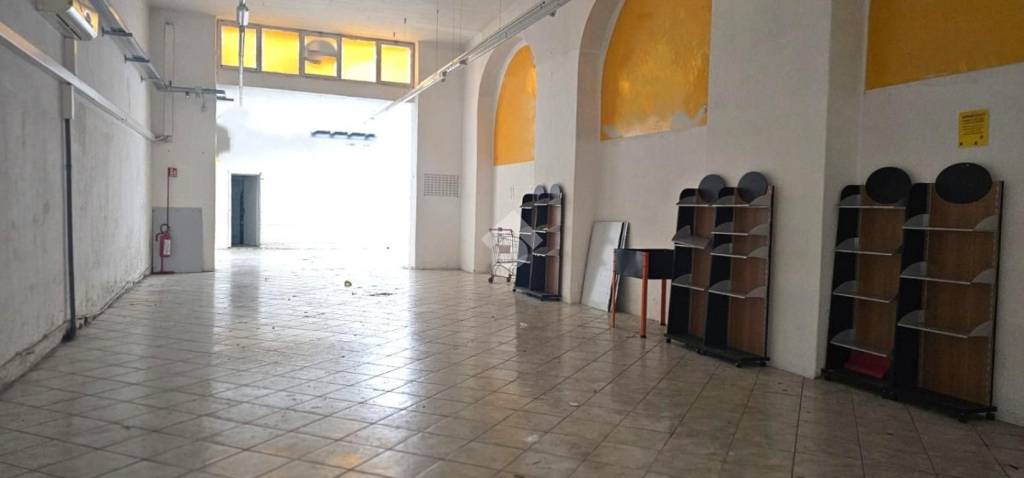 negozio in affitto a Chiavari
