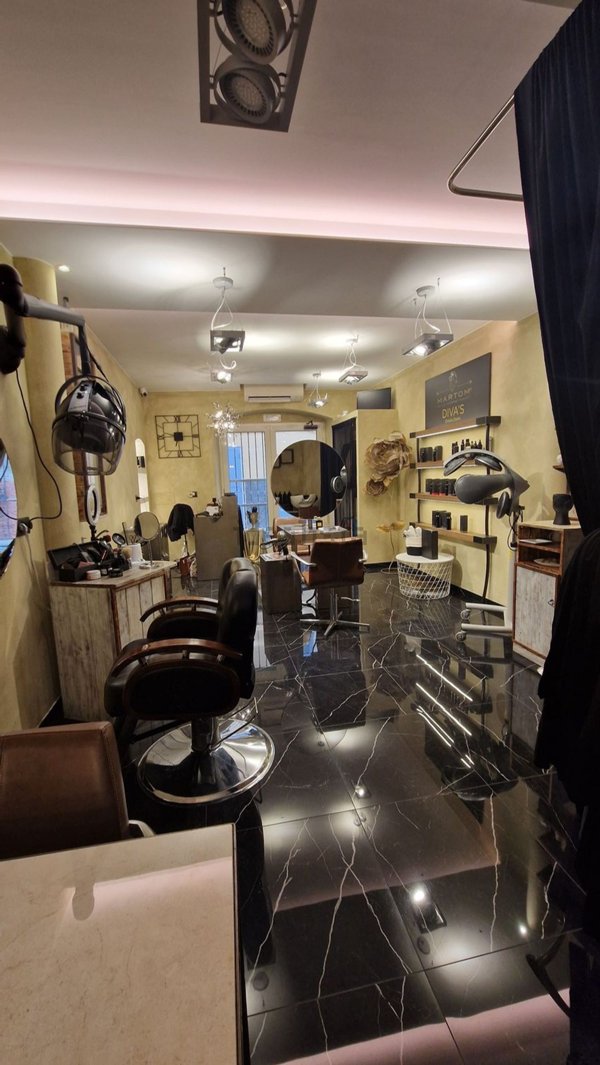 locale commerciale in affitto a Chiavari