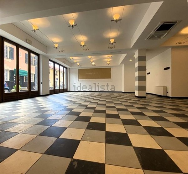 locale commerciale in affitto a Chiavari