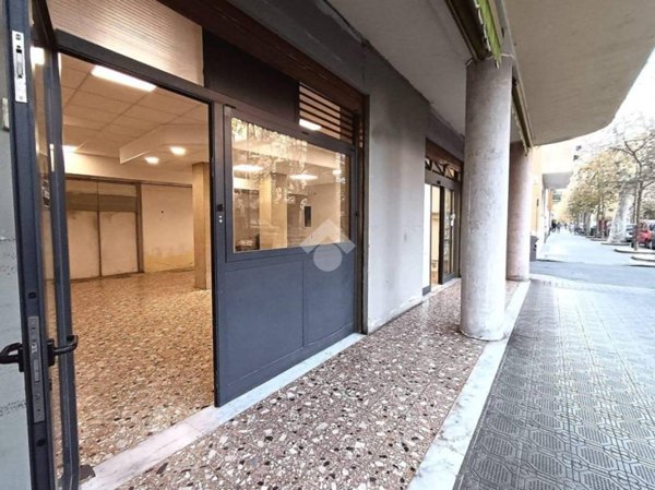 negozio in affitto a Chiavari