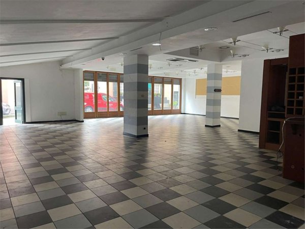 locale commerciale in affitto a Chiavari