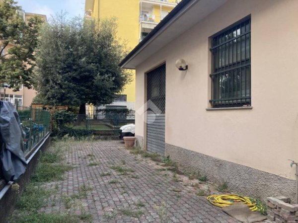 locale commerciale in affitto a Chiavari