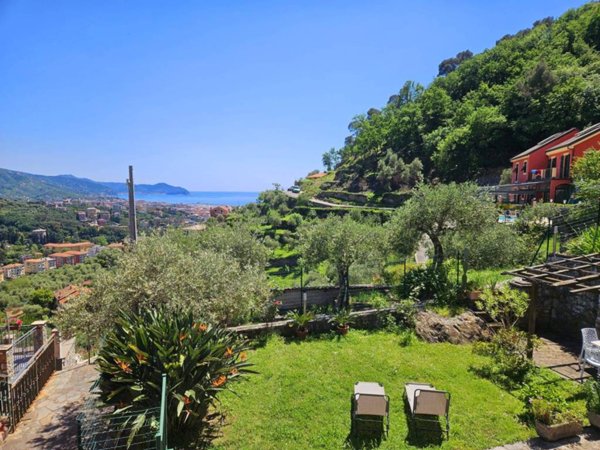 casa indipendente in affitto a Chiavari in zona Campodonico