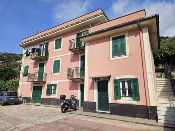 appartamento in affitto a Chiavari in zona Caperana