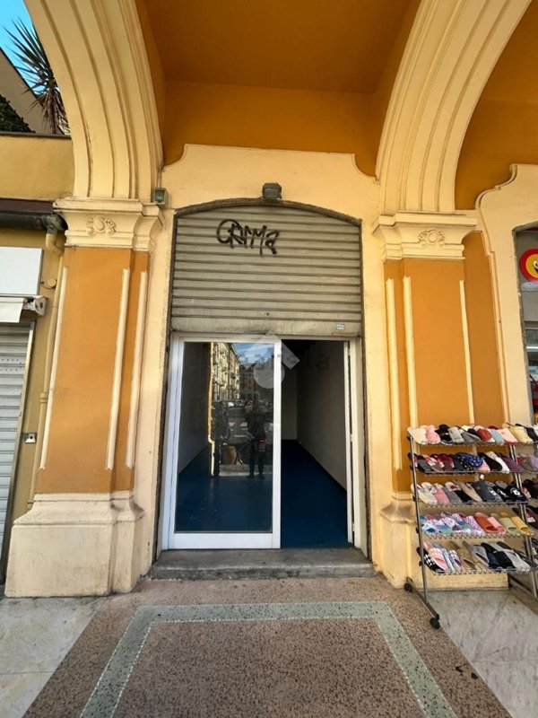 locale commerciale in affitto a Chiavari