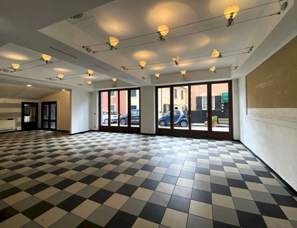 locale commerciale in affitto a Chiavari