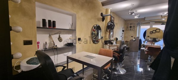 locale commerciale in affitto a Chiavari