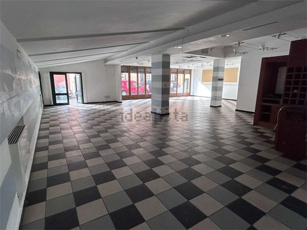 locale commerciale in affitto a Chiavari