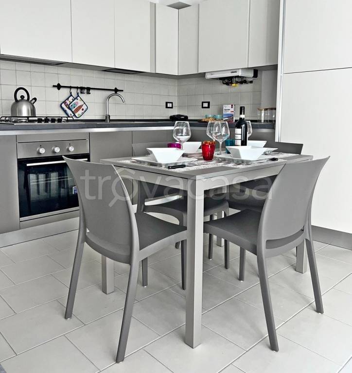 appartamento in affitto a Chiavari in zona Entella