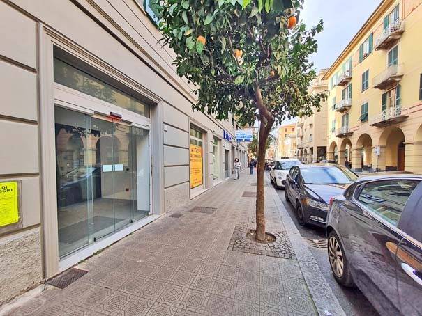 negozio in affitto a Chiavari