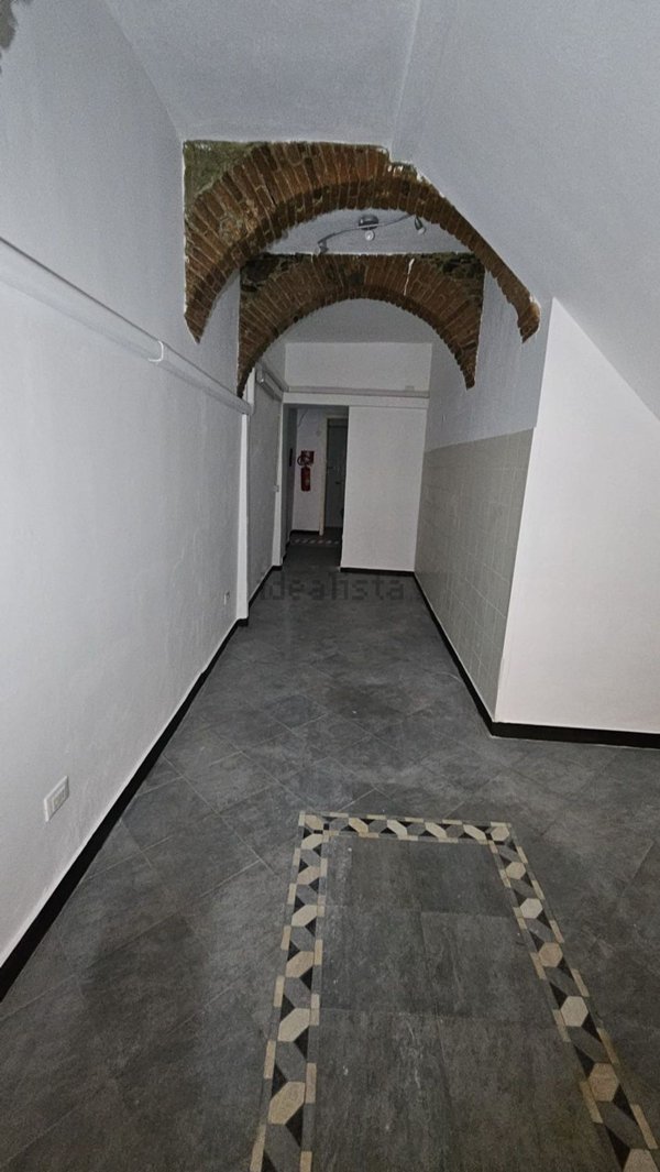 locale commerciale in affitto a Chiavari