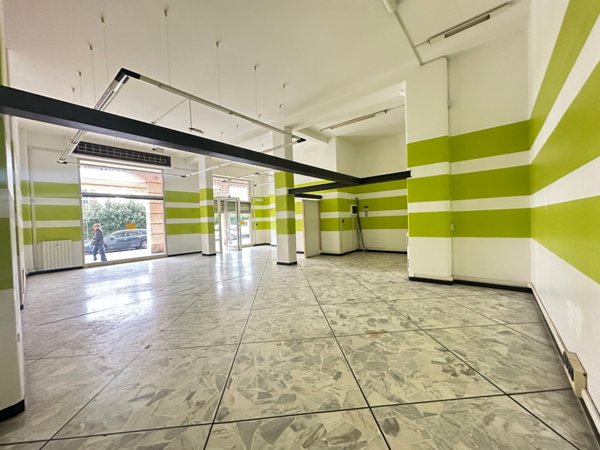 locale commerciale in affitto a Chiavari