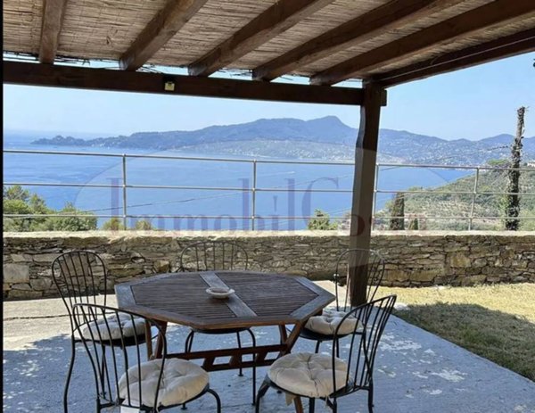casa indipendente in affitto a Chiavari in zona Sant'Andrea di Rovereto