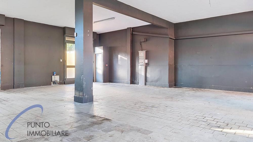 locale commerciale in affitto a Chiavari