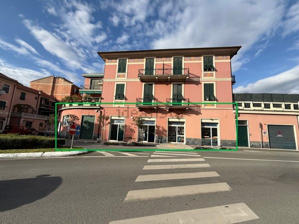 locale commerciale in affitto a Chiavari